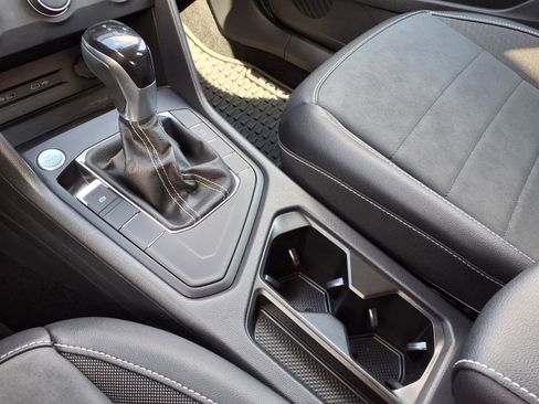 Used 2022 Volkswagen Taos SE image 23