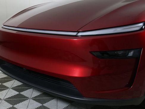 Used 2026 Tesla Model Y Long Range AWD/4WD image 35