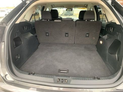 Used 2020 Ford Edge SE image 24