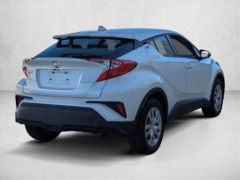 Used 2021 Toyota C-HR LE image 5