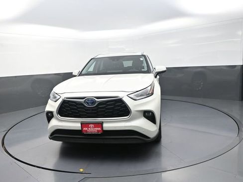 Used 2021 Toyota Highlander Limited AWD/4WD image 28