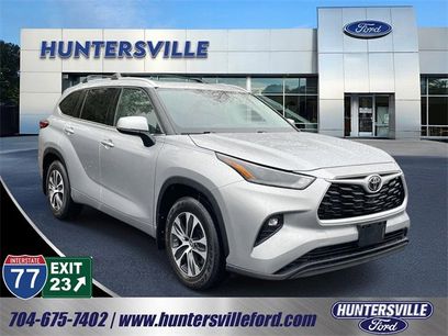 Used 2022 Toyota Highlander XLE