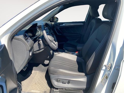 Used 2022 Volkswagen Tiguan SE R-Line image 14