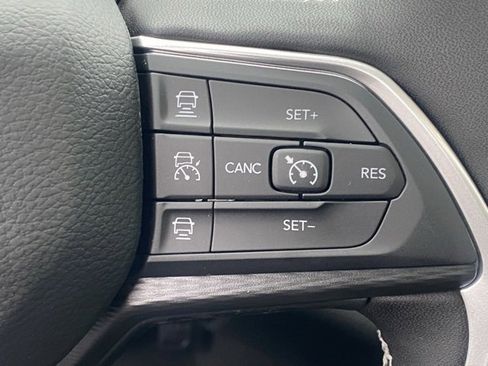 New 2025 Jeep Grand Cherokee L Altitude image 18