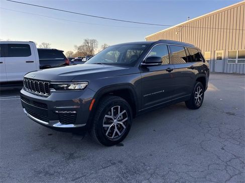 Used 2024 Jeep Grand Cherokee L Limited image 7