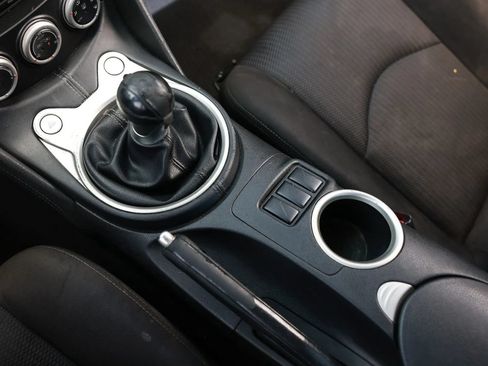 Used 2014 Nissan 370Z Coupe RWD image 30