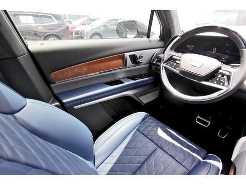 New 2026 Cadillac Vistiq Premium Luxury image 8