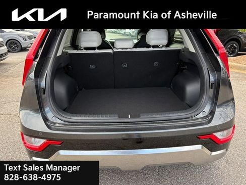 New 2025 Kia Niro EX Touring image 29
