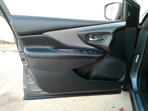 Used 2019 Nissan Murano SV image 11