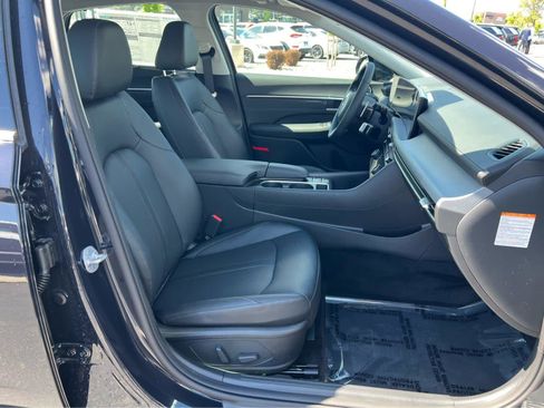 New 2026 Hyundai Sonata Limited FWD image 17