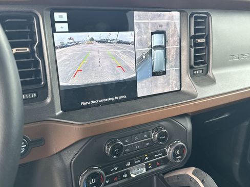 Used 2024 Ford Bronco Outer Banks AWD/4WD image 21