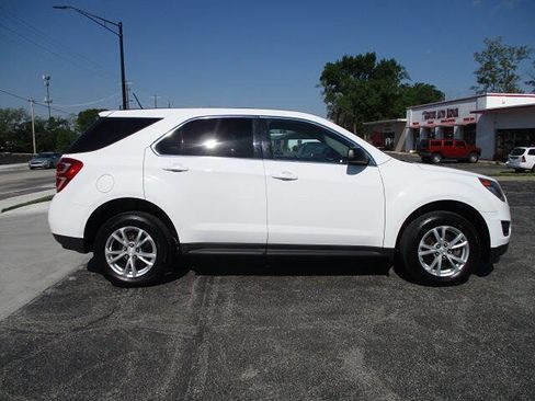 Used 2017 Chevrolet Equinox LS AWD/4WD image 9