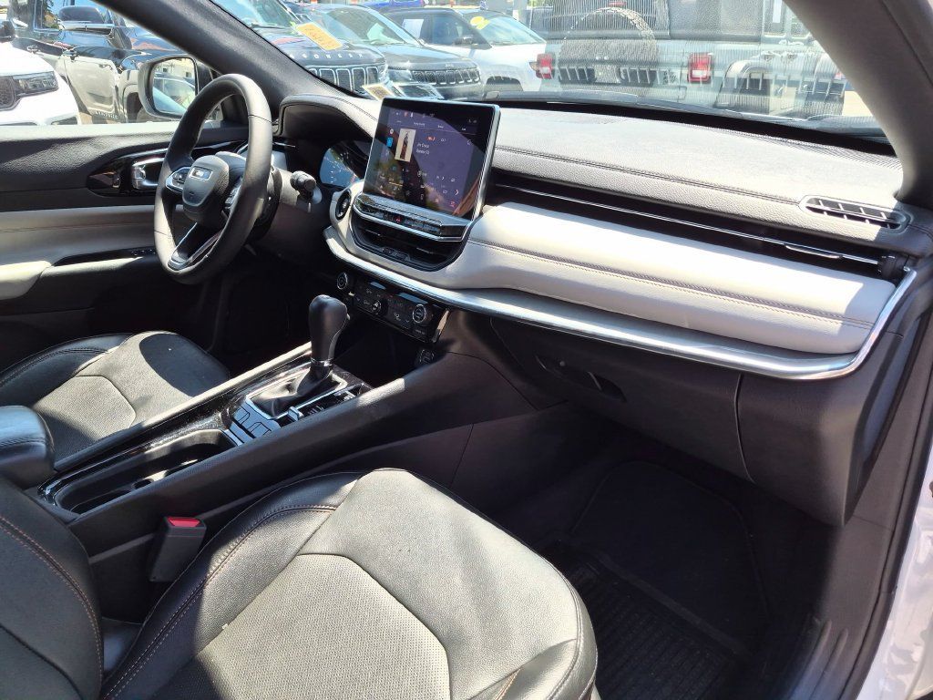 Used 2023 Jeep Compass Limited AWD/4WD image 23