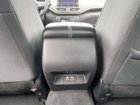 Used 2025 Nissan Altima 2.5 SV image 10