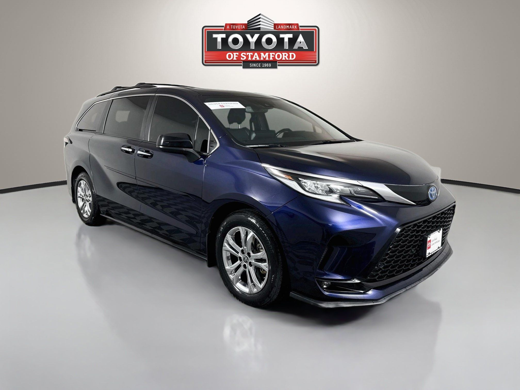 Used 2022 Toyota Sienna XSE w/ XSE Plus Package AWD/4WD image 1