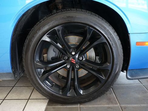 Used 2015 Dodge Challenger R/T Plus RWD image 51