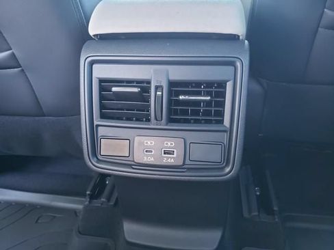 Used 2026 Subaru Forester Premium AWD/4WD image 12