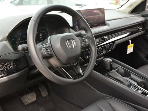 Used 2025 Honda Accord EX-L image 11