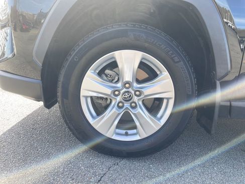 Used 2020 Toyota RAV4 XLE w/ Convenience Package AWD/4WD image 9