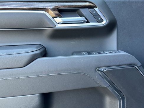 New 2025 GMC Sierra 1500 SLE image 9