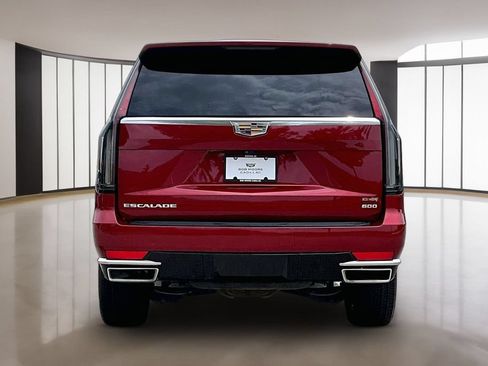 Used 2024 Cadillac Escalade Premium Luxury AWD/4WD image 4