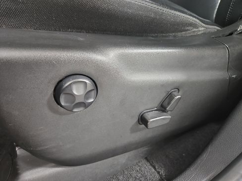 Used 2021 Jeep Grand Cherokee Limited image 31