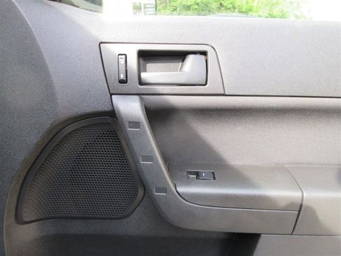 Used 2011 Ford Focus SE FWD image 20