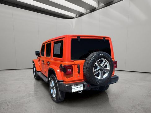 Used 2019 Jeep Wrangler Unlimited Sahara w/ LED Lighting Group AWD/4WD image 3