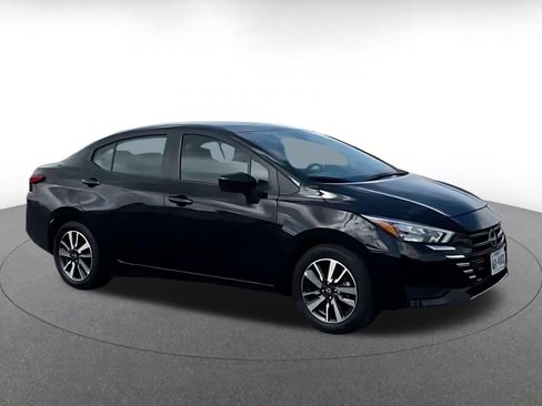 Used 2025 Nissan Versa SV FWD image 15