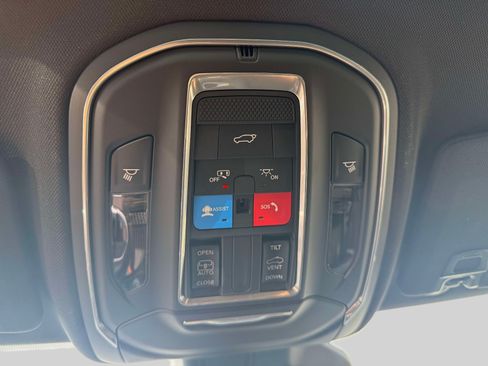 Used 2026 Jeep Grand Cherokee Laredo X AWD/4WD image 28