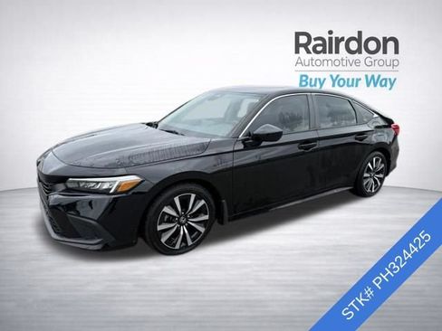 Used 2023 Honda Civic EX image 3