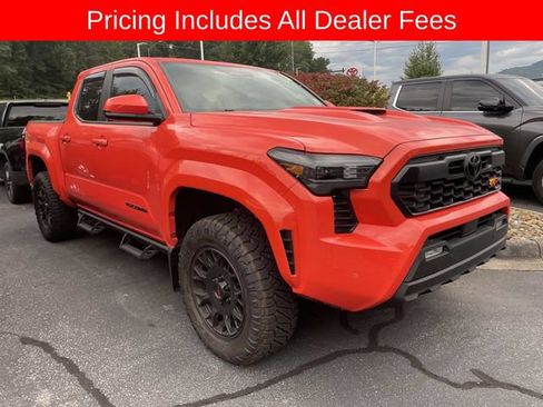 Used 2024 Toyota Tacoma TRD Sport w/ TRD Sport Upgrade Package AWD/4WD image 11