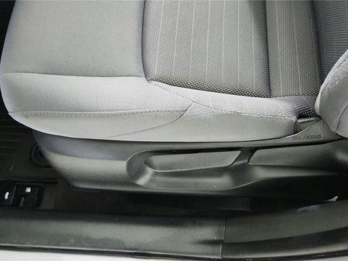 Used 2024 Toyota Corolla SE image 11