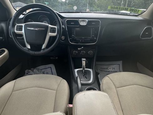 Used 2013 Chrysler 200 Touring image 11