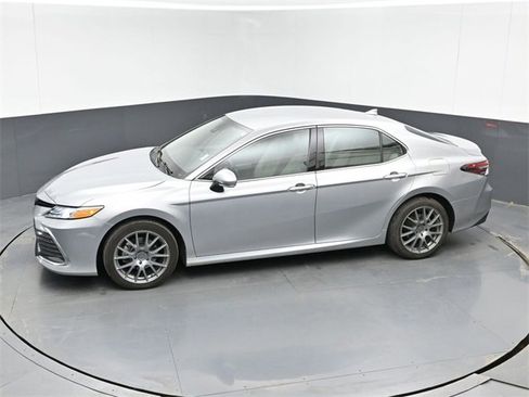 Used 2023 Toyota Camry XLE image 37