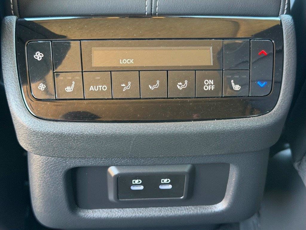 Used 2026 INFINITI QX60 Luxe w/ Cargo Package FWD image 13