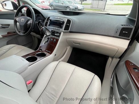 Used 2010 Toyota Venza FWD image 14