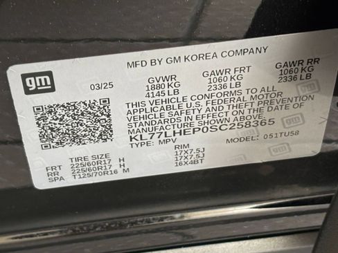 Used 2025 Chevrolet Trax LT FWD image 27