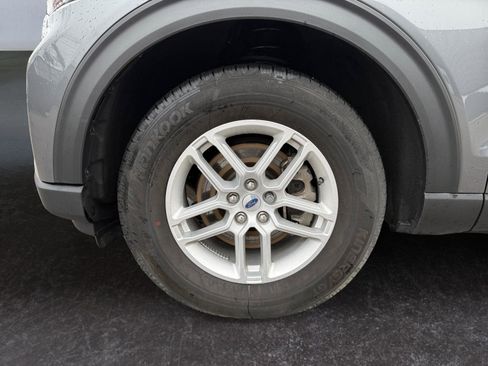 Used 2025 Ford Explorer Active AWD/4WD image 28