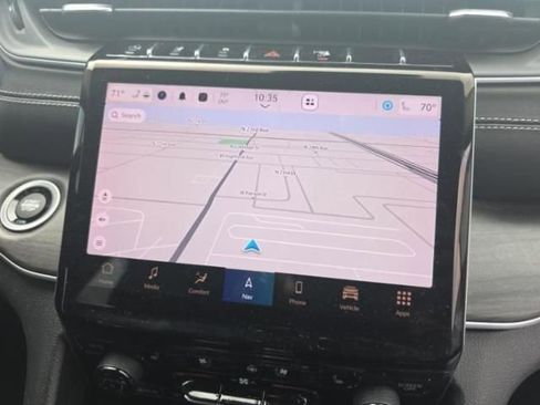 Used 2023 Jeep Grand Cherokee L Limited w/ Luxury Tech Group II image 3