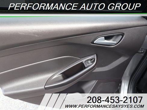 Used 2014 Ford Focus SE FWD image 15