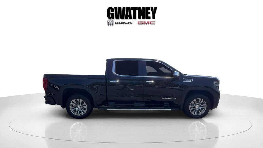 Used 2023 GMC Sierra 1500 Denali w/ Technology Package AWD/4WD image 4