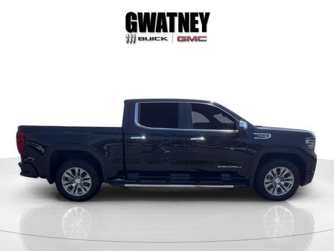 Used 2023 GMC Sierra 1500 Denali w/ Technology Package AWD/4WD image 4