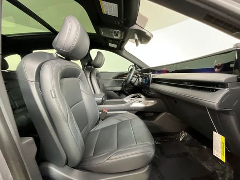 Used 2025 Lincoln Nautilus Premier w/ Equipment Group 102A image 20