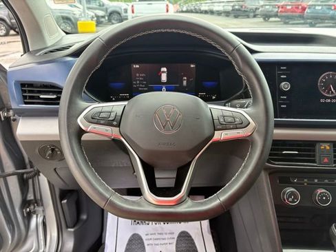 Used 2022 Volkswagen Taos SE FWD image 15