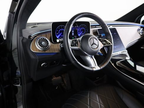 Used 2023 Mercedes-Benz EQE 500 4MATIC SUV w/ Pinnacle Trim Package image 26