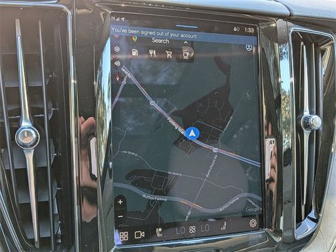 Certified 2023 Volvo XC60 B5 Ultimate w/ Protection Package Premier image 24