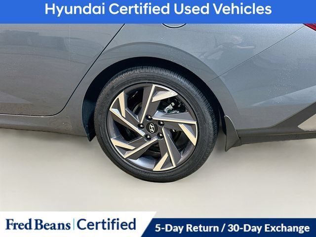 Certified 2026 Hyundai Elantra Limited FWD image 10