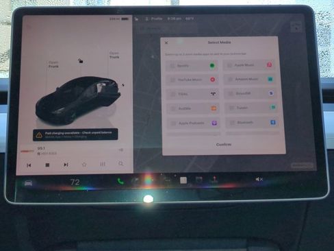 Used 2023 Tesla Model 3 Standard Range image 18