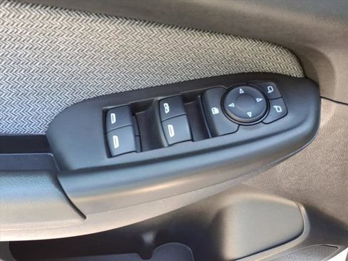 Used 2025 Chevrolet TrailBlazer LT AWD/4WD image 25